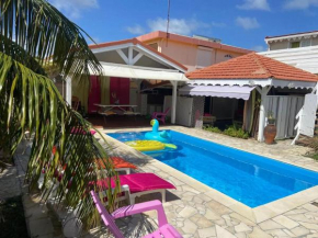 Appartement confortable avec piscine au François